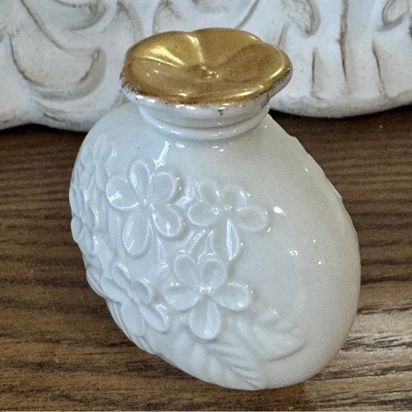 Lenox Perfume Bottle with Stopper - Picture 6 of 8